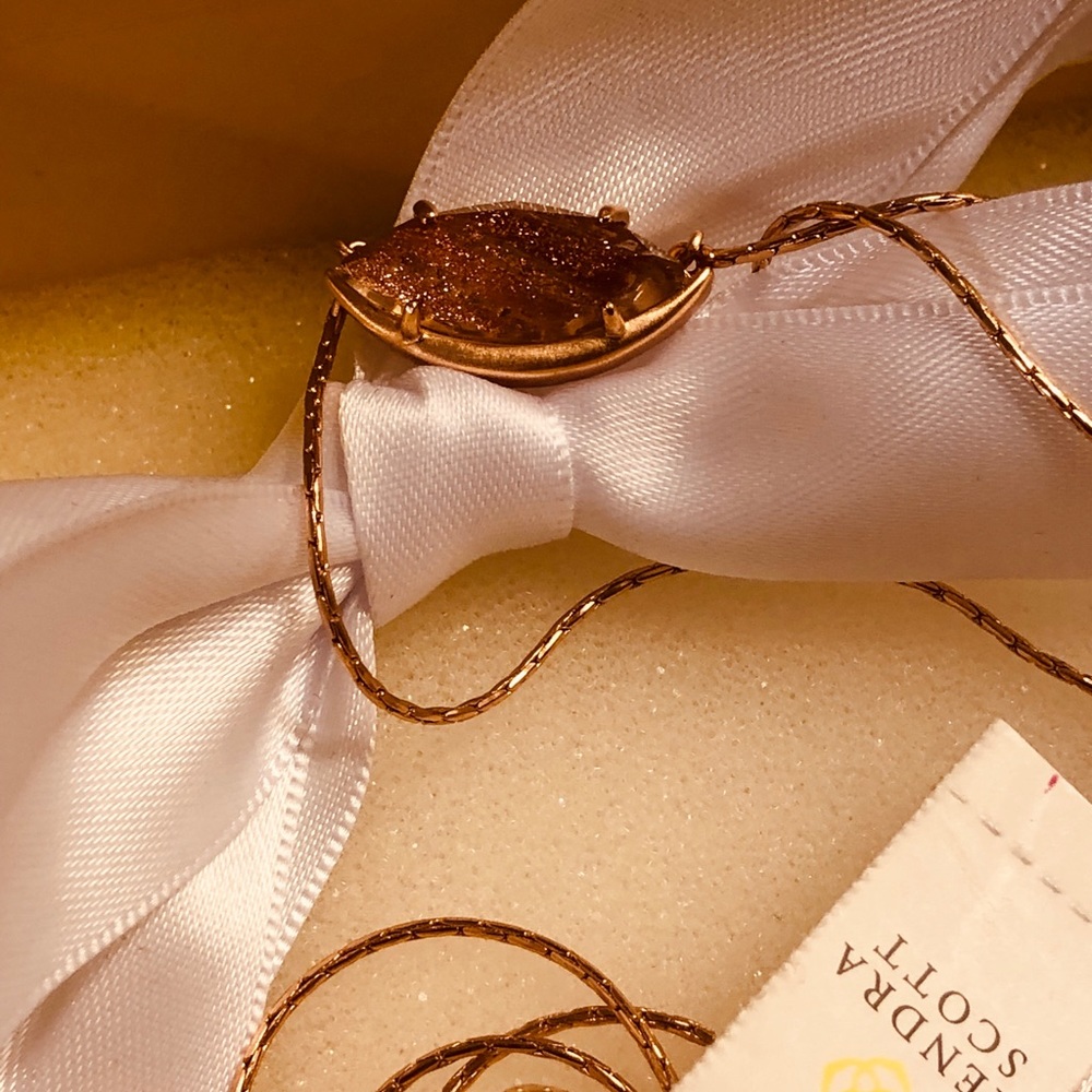 NWT Kendra Scott Meghan Necklace Gold Dusted Rose Gold GORGEOUS Adjustable! - Picture 9 of 14